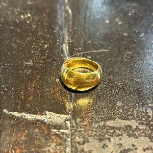 Elegant Gold Women's Ring